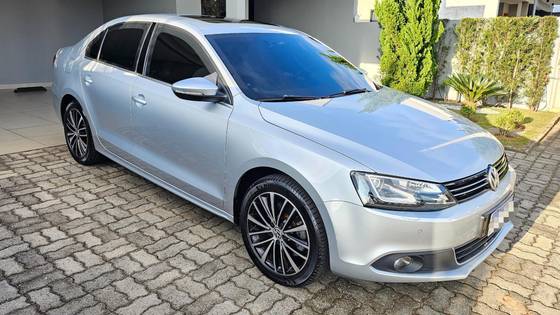 VOLKSWAGEN JETTA 2.0 TSI HIGHLINE 211CV GASOLINA 4P TIPTRONIC